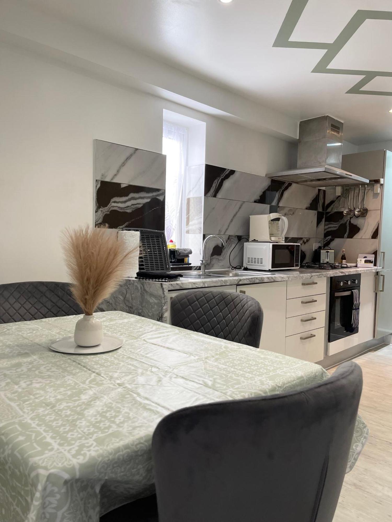 Stanton - Impeccable And Stylish 2 Bedroom Dagenham Luaran gambar
